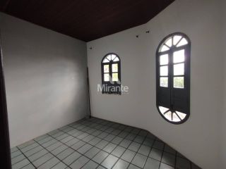 Casa Para Vender com 4 quartos sendo 1 suíte no bairro Baraúna em Feira De Santana