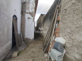 Casa Para Vender com 4 quartos sendo 1 suíte no bairro Baraúna em Feira De Santana