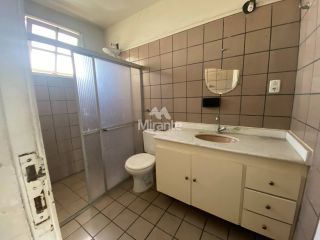 Casa de Condomínio Para Vender com 3 quartos sendo 1 suítes no bairro Santa Mônica em Feira De Santana