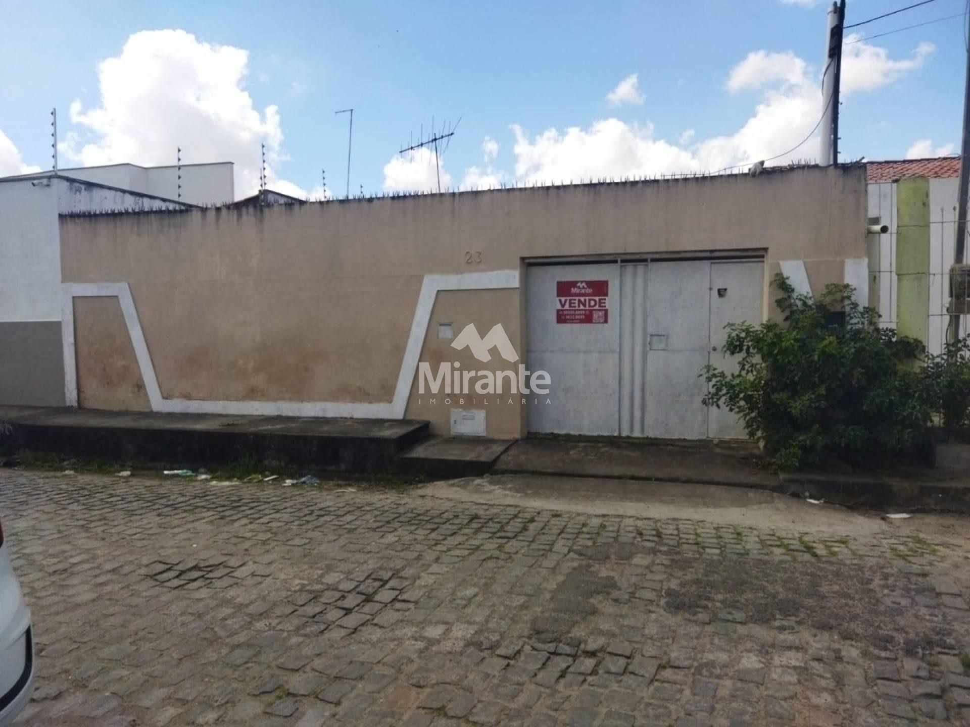 Casa Para Vender com 3 quartos no bairro Muchila em Feira De Santana