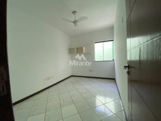 Casa de Condomínio Para Vender com 3 quartos sendo 1 suítes no bairro Cidade Nova em Feira De Santana