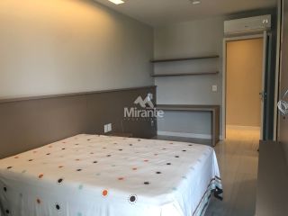 Casa de Condomínio Para Vender com 4 quartos sendo 4 suítes no bairro Sim em Feira De Santana