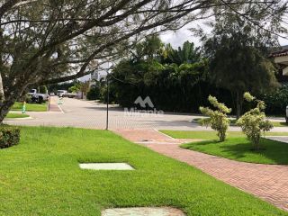 Casa de Condomínio Para Vender com 4 quartos sendo 4 suítes no bairro Sim em Feira De Santana