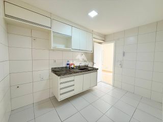 Casa de Condomínio Para Vender com 3 quartos sendo 3 suítes no bairro Sim em Feira De Santana