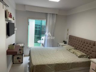 Casa de Condomínio Para Vender com 3 quartos sendo 1 suíte no bairro Conceição em Feira De Santana