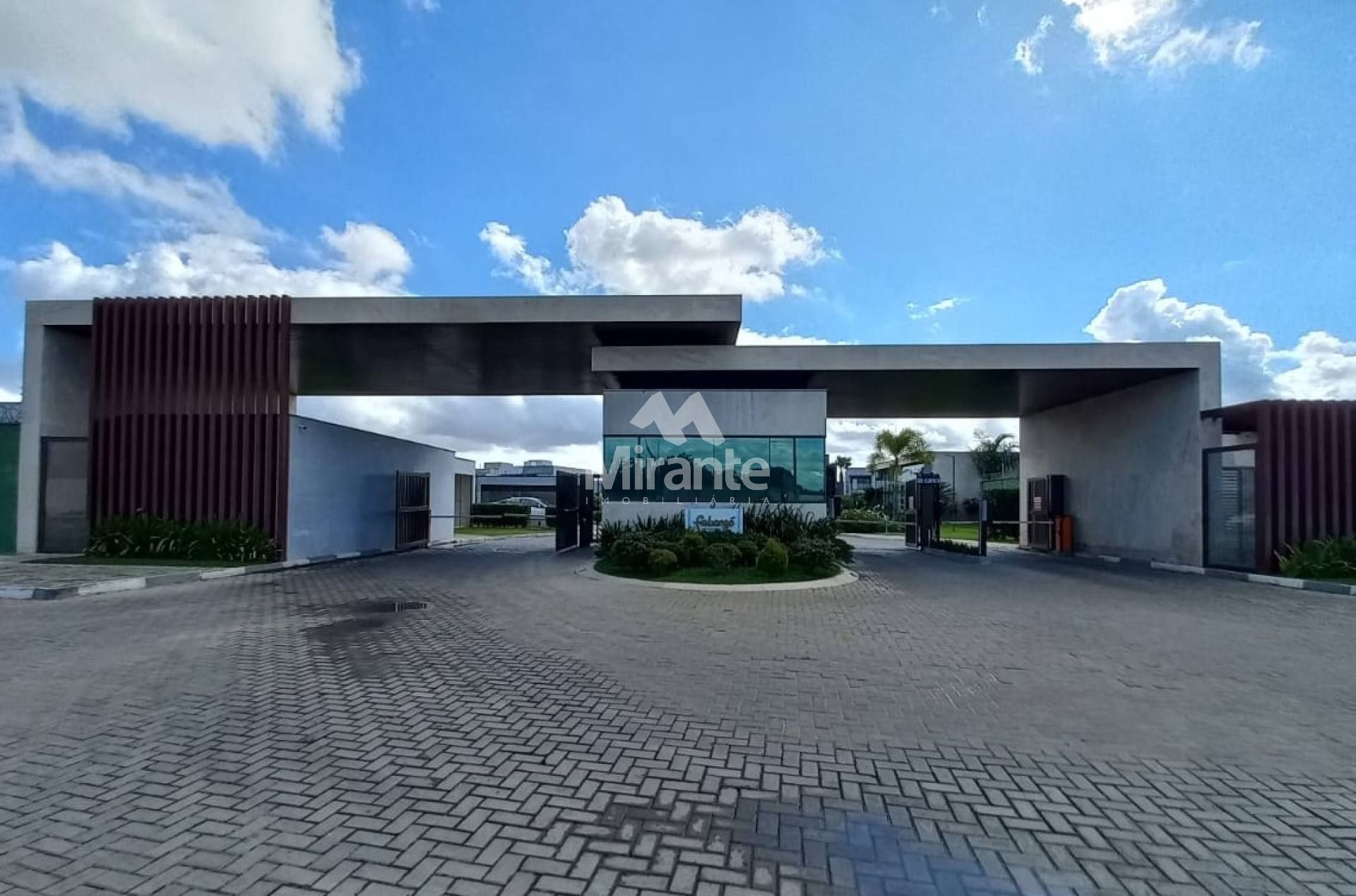 Lote / Terreno de Condomínio Para Vender no bairro Sim em Feira De Santana