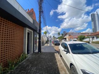 Casa Comercial Para Vender com 3 quartos sendo 1 suíte no bairro Santa Mônica em Feira De Santana