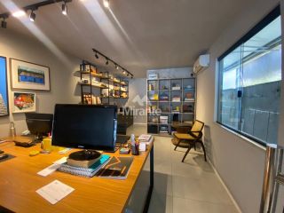 Casa Comercial Para Vender com 3 quartos sendo 1 suíte no bairro Santa Mônica em Feira De Santana