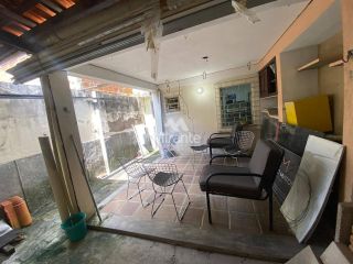 Casa Comercial Para Vender com 3 quartos sendo 1 suíte no bairro Santa Mônica em Feira De Santana
