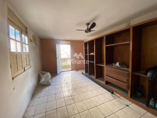 Casa Comercial Para Vender com 3 quartos sendo 1 suíte no bairro Santa Mônica em Feira De Santana