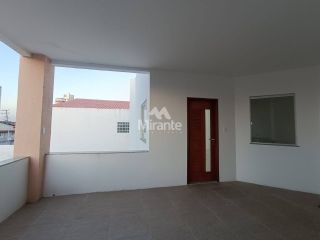 Apartamento Para Alugar com 2 quartos sendo 1 suíte no bairro Santa Mônica em Feira De Santana