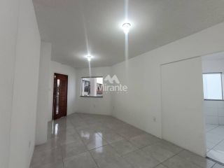 Apartamento Para Alugar com 2 quartos sendo 1 suíte no bairro Santa Mônica em Feira De Santana