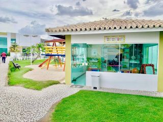 Casa de Condomínio Para Vender com 3 quartos sendo 1 suíte no bairro Sim em Feira De Santana