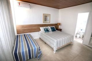 Casa de Condomínio Mobiliada Para Vender com 7 quartos sendo 4 suítes no bairro Guarajuba em Camaçari