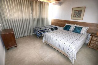 Casa de Condomínio Mobiliada Para Vender com 7 quartos sendo 4 suítes no bairro Guarajuba em Camaçari
