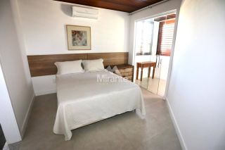 Casa de Condomínio Mobiliada Para Vender com 7 quartos sendo 4 suítes no bairro Guarajuba em Camaçari