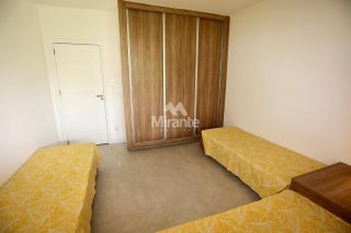 Casa de Condomínio Mobiliada Para Vender com 7 quartos sendo 4 suítes no bairro Guarajuba em Camaçari