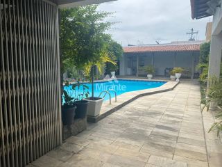 Casa Para Alugar com 3 quartos 1 suíte no bairro Capuchinhos em Feira De Santana