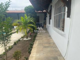 Casa Para Alugar com 3 quartos 1 suíte no bairro Capuchinhos em Feira De Santana