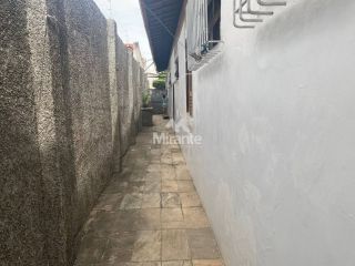 Casa Para Alugar com 3 quartos 1 suíte no bairro Capuchinhos em Feira De Santana