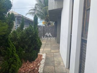 Casa Para Alugar com 3 quartos 1 suíte no bairro Capuchinhos em Feira De Santana