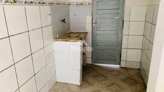 Casa Para Alugar com 2 quartos no bairro Feira V em Feira De Santana