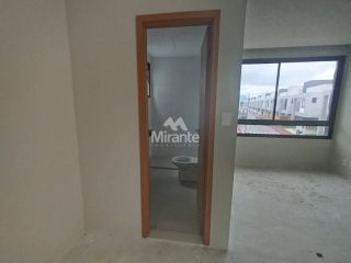 Casa de Condomínio Para Vender com 3 quartos sendo 1 suíte no bairro Lagoa Salgada em Feira De Santana