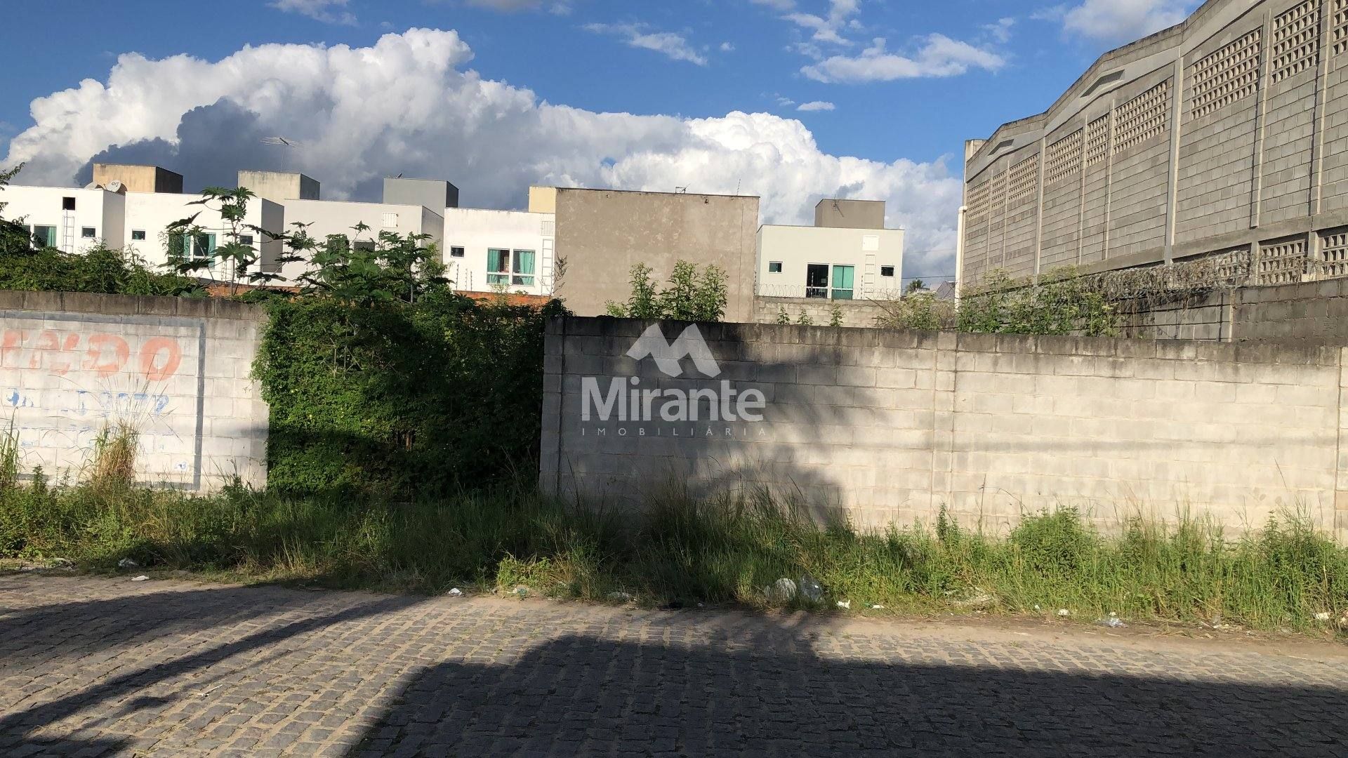 Lote / Terreno de Bairro Para Vender no bairro Sim em Feira De Santana