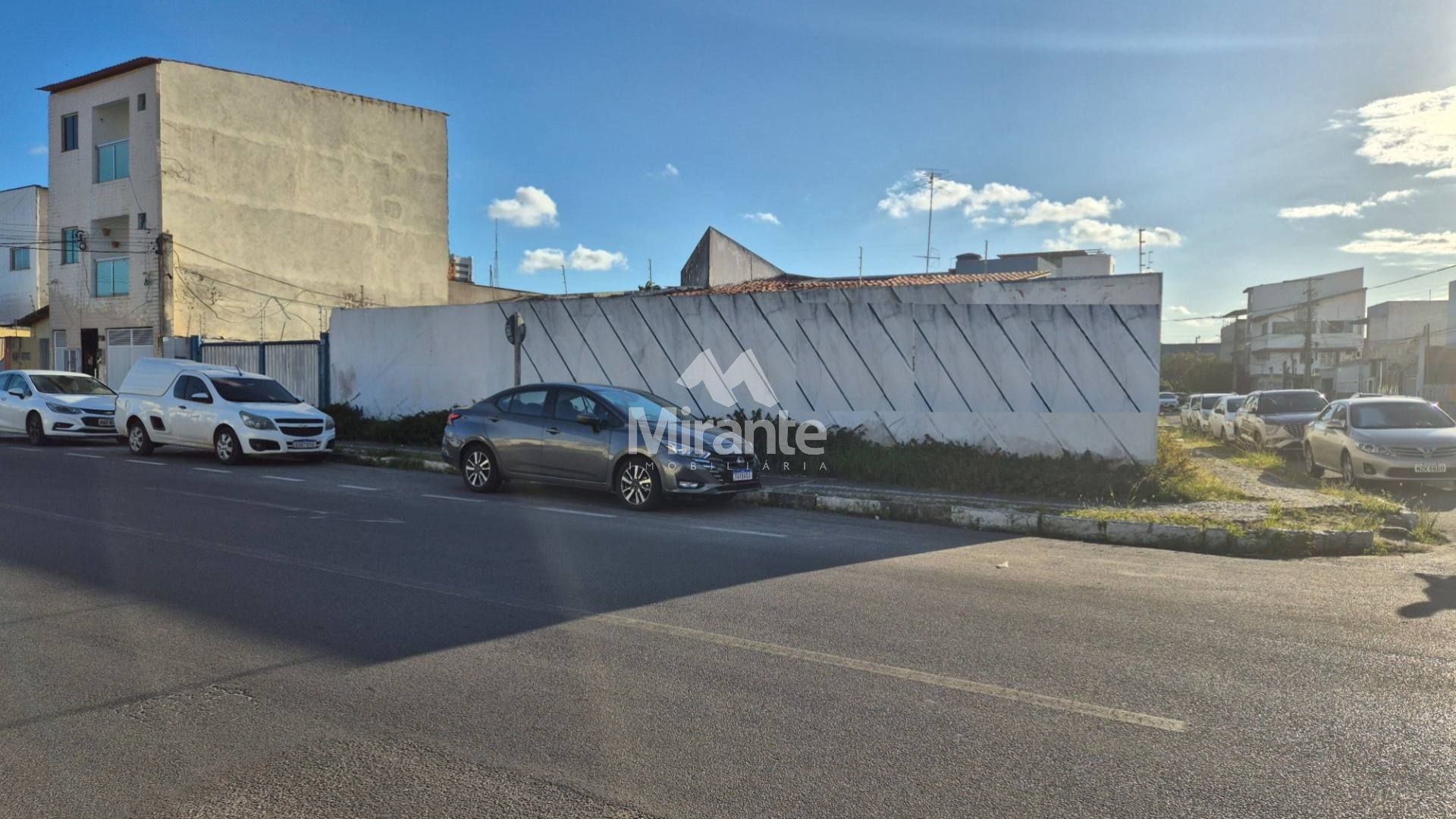 Imóvel Comercial à Venda no Bairro São João – Feira de Santana – 450m² com Estrutura para Comercio