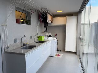 Casa de Condomínio, Mobiliada, Para Vender com 4 quartos sendo 4 suítes no bairro Registro em Feira De Santana