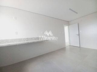 Apartamento Para Alugar com 3 quartos 3 suítes no bairro Santa Mônica em Feira De Santana