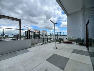 Apartamento Para Alugar com 3 quartos 3 suítes no bairro Santa Mônica em Feira De Santana