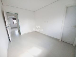 Apartamento Para Alugar com 3 quartos 3 suítes no bairro Santa Mônica em Feira De Santana