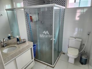 Casa de Condomínio Para Vender com 4 quartos sendo 2 suítes no bairro Papagaio em Feira De Santana