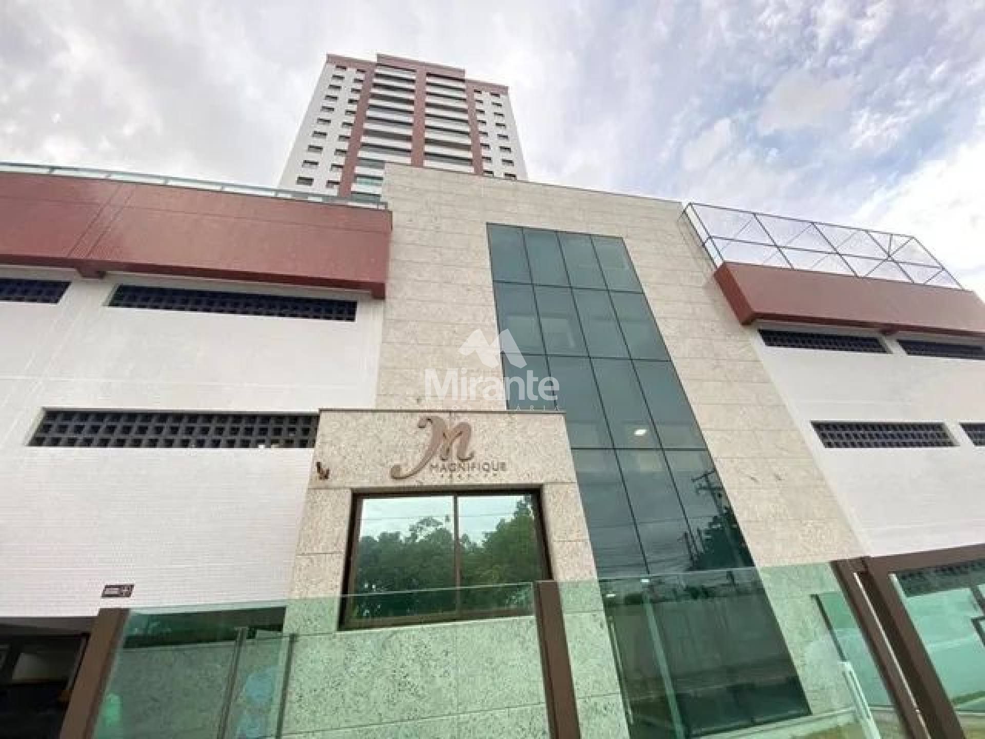 Apartamento Para Alugar com 3 quartos sendo 1 suíte no bairro Santa Mônica em Feira De Santana