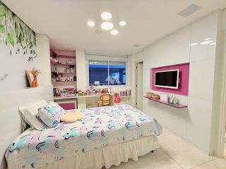 Casa de Condomínio Mobiliado Para Vender com 4 quartos sendo 4 suítes no bairro Sim em Feira De Santana