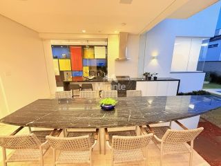 Casa de Condomínio Mobiliado Para Vender com 4 quartos sendo 4 suítes no bairro Sim em Feira De Santana