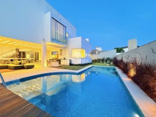 Casa de Condomínio Mobiliado Para Vender com 4 quartos sendo 4 suítes no bairro Sim em Feira De Santana