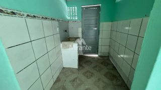 Casa Para Alugar com 2 quartos no bairro Feira V em Feira De Santana