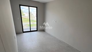 Casa de Condomínio Para Vender com 4 quartos sendo 4 suítes no bairro Papagaio em Feira De Santana