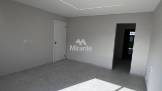 Casa de Condomínio Para Vender com 4 quartos sendo 4 suítes no bairro Papagaio em Feira De Santana