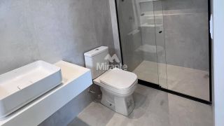 Casa de Condomínio Para Vender com 4 quartos sendo 4 suítes no bairro Papagaio em Feira De Santana