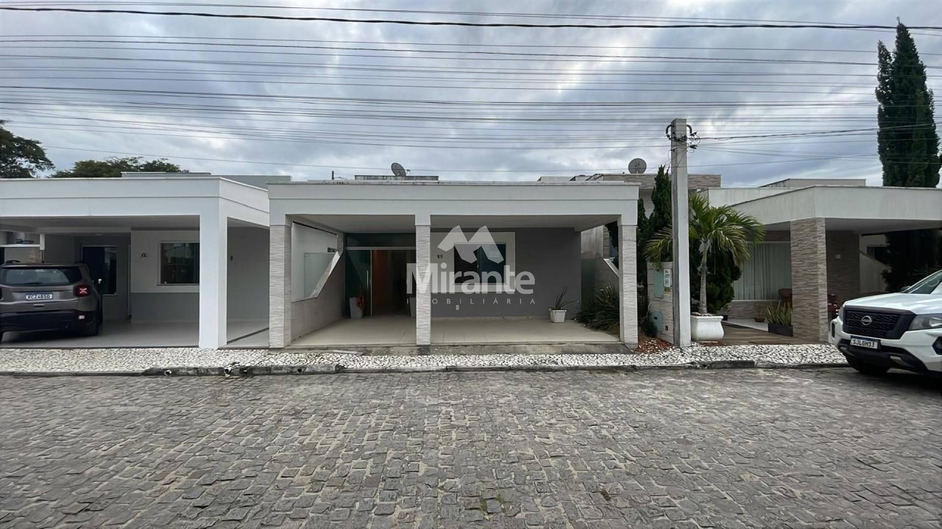 Casa de Condomínio Para Vender com 3 quartos sendo 1 suíte no bairro Sim em Feira De Santana