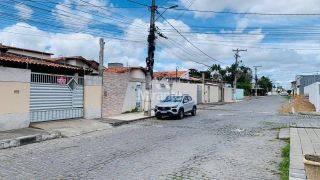 Casa Para Alugar com 3 quartos sendo 1 suíte no bairro Brasília em Feira De Santana