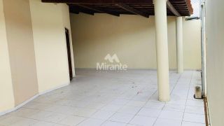 Casa Para Alugar com 3 quartos sendo 1 suíte no bairro Brasília em Feira De Santana