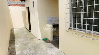 Casa Para Alugar com 3 quartos sendo 1 suíte no bairro Brasília em Feira De Santana