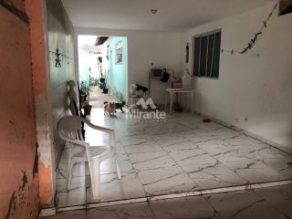 Casa Para Vender no bairro Capuchinhos em Feira De Santana