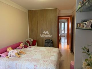 Apartamento Para Vender com 4 quartos 4 suítes no bairro Santa Mônica em Feira De Santana