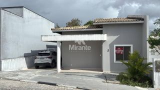 Casa de Condomínio Para Vender com 3 quartos sendo 1 suíte no bairro Calumbi em Feira De Santana