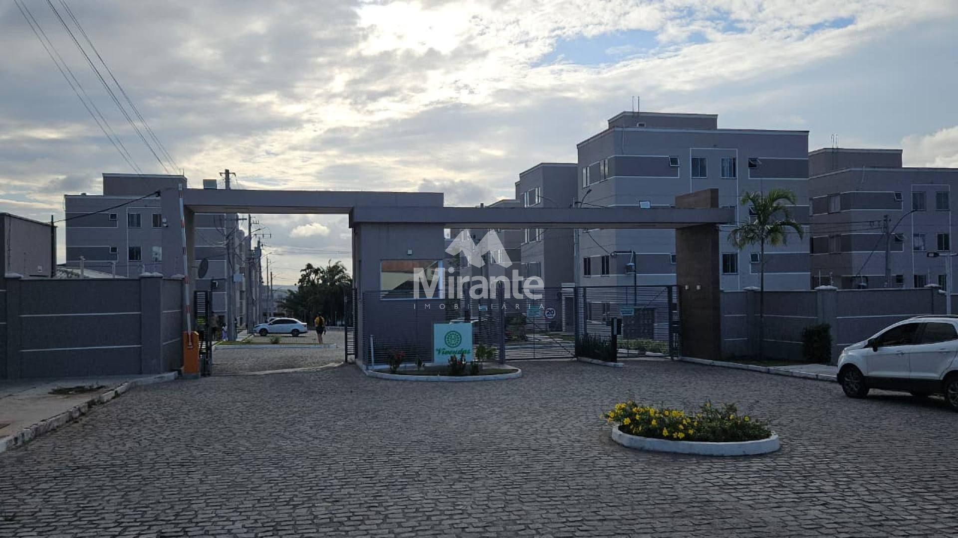 Apartamento Para Alugar com 2 quartos no bairro Tomba em Feira De Santana